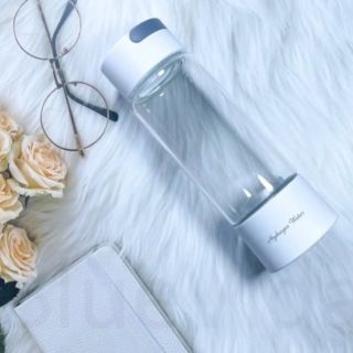 Bílý generátor vodíku Q10. Proč naše lahve? Objem 400ml,z lahve se vodík dá pít nebo inhalovat, lahev má 3 programy, 3 a...